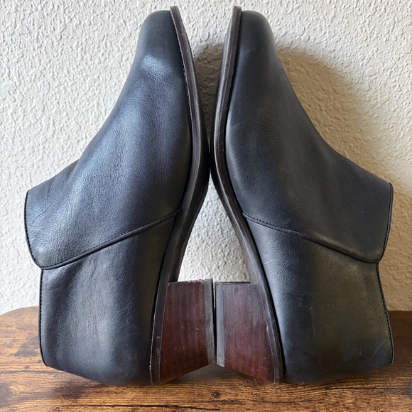 Vionic Women’s 11W Wide Jolene Black Ankle Boots Weather Resistant Leather Zip - Picture 11 of 13